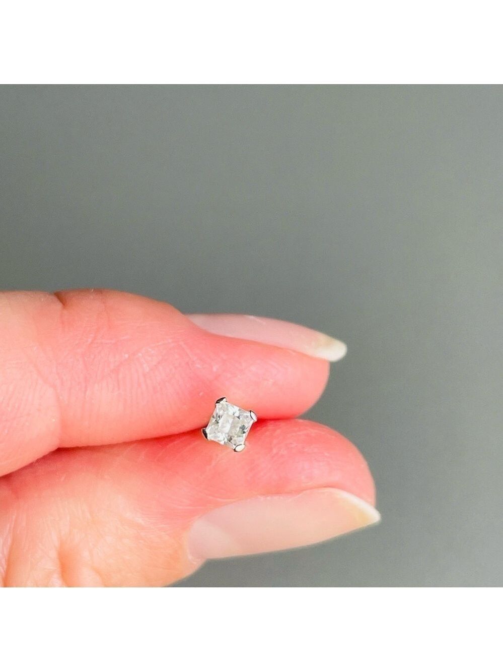 10k White Gold Square Princess Cut Cubic Zirconia 3mm Single Stud Earrin… - Picture 2 of 7